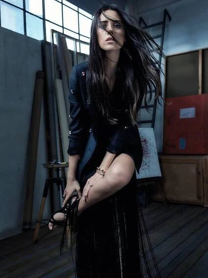 41 Sexiest Pictures Of Cansu Dere | CBG