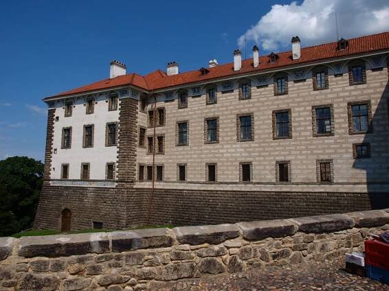 Zámek Nelahozeves - Nelahozeves, Střední Čechy | Regiontourist.cz