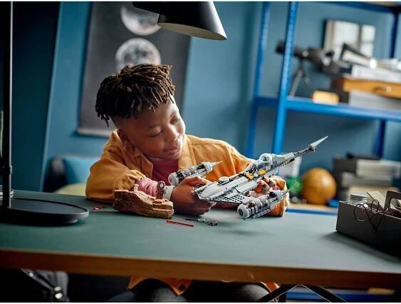 LEGO® Star WarsTM The Mandalorian’s N-1 StarfighterTM 75325 (9+ Yrs)