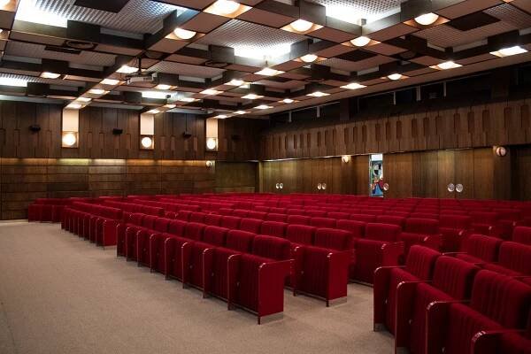 Vysokoškolský internát a hotel Družba • Repreint