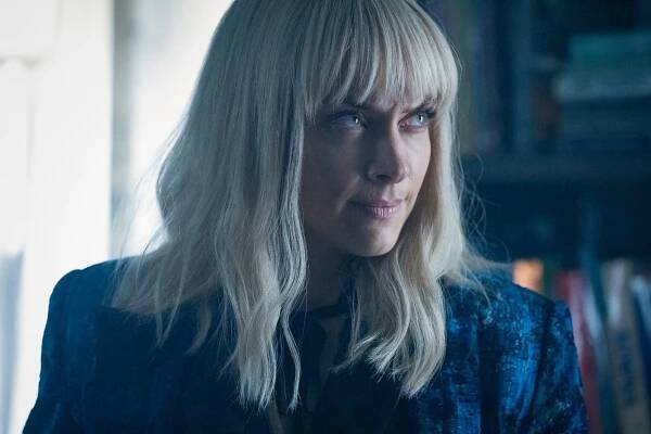 Batwoman - Mráz - Z filmu - Rachel Skarsten