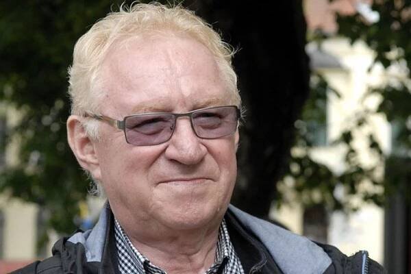 Karol Čálik sa odmalička díva na svet šibalskými očami