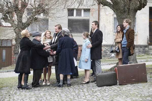 Marta Sládečková, Marián Labuda st., Andrea Růžičková, Svatopluk Skopal, Andrea Nováková, Roman Vojtek, Betka Stanková, Jaromír Nosek - Vyprávěj - Svatba - Z filmu