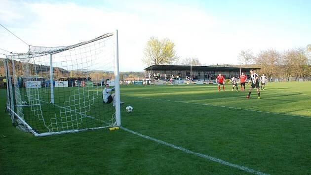 Z vedoucího tria se radoval pouze FC Libhošť