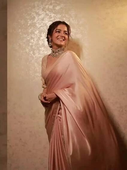 Wamiqa Gabbi exudes elegance and charm in stunning ethnic attire