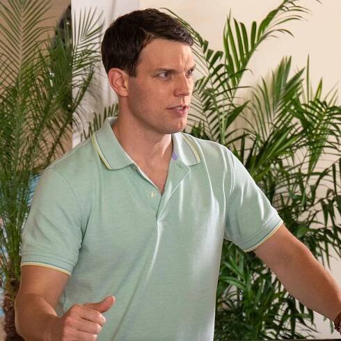 Jake Lacy Played the Most Convincing Douchebag on The White Lotus—Here’s How He Did It