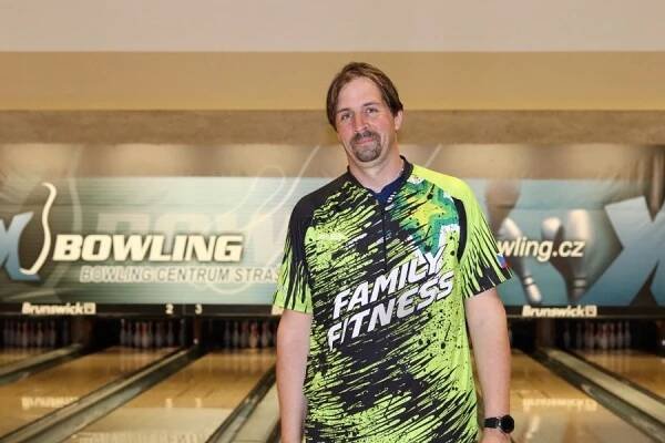 Martin Jindřich porušil pravidlo o jedné skleněné kuželce ročně | Aktuality | Xbowling Strašnice, Praha 10 