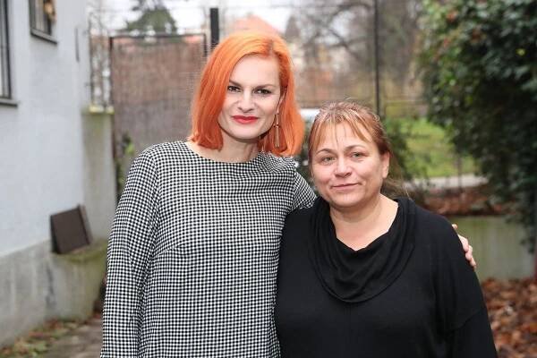 DIVADLO NA FIDLOVAČCE:  Iva Pazderková, Pavla Tomicová