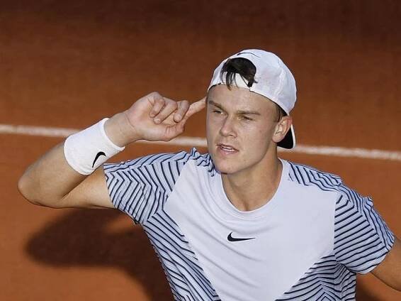 Lehečka - Sels 7:6, 6:3, Lehečka, Menšík a Macháč jsou v Prostějově ve čtvrtfinále - Sport.cz