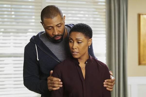 Black Lightning - Kniha malých temných lží (S01E09) (2018)