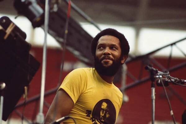 Roy Ayers, U.S. funk, soul and jazz composer and vibraphone player, during a live concert performance at the Kool Jazz Festival, at the Riverfront Stadium in Cincinatti, Ohio, USA, in July 1976. (Photo by David Redfern/Redferns/Getty Images)