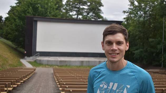 Filmové večery pod hvězdami na břehu Orlice. Letní kino Širák zahajuje sezónu