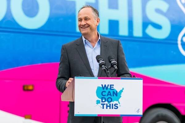 Doug Emhoff's Friendly Ex-Wife Says He's Doing 'Great' in D.C., Reflects on How He's Better Husband to Kamala