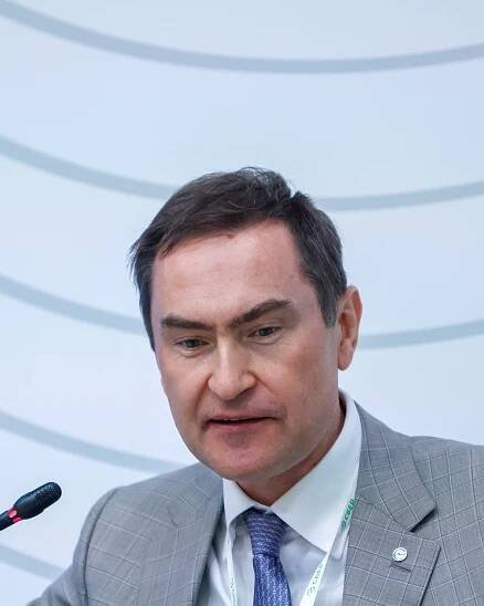 Exclusive: Russia's Sberbank warns of economy overcooling, says key rate below 15% would spur growth