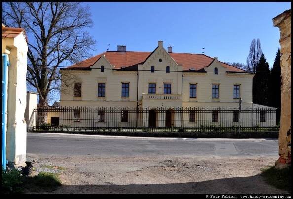 Osvračín – zámek (tvrz) – fotografie / hrady-zriceniny.cz