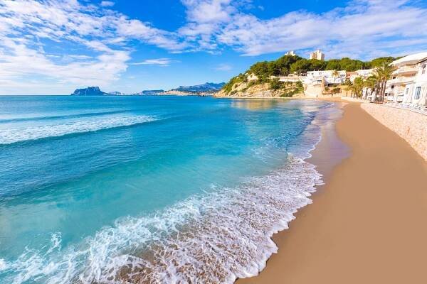 Stáhnout - Moraira playa el portet pláži tyrkysové vody teulada alicante Španělsko — Stock obrázek