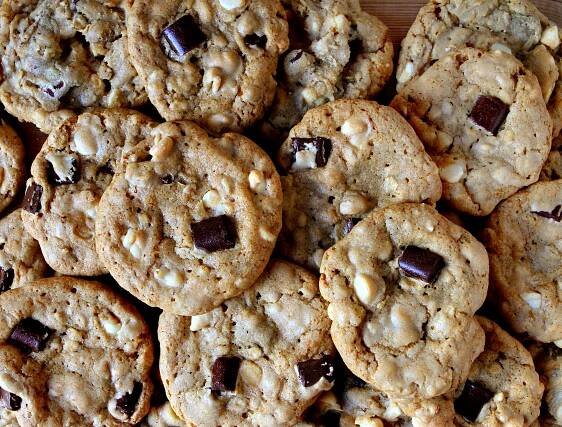 Tyto soubory cookie jsou tak dobré a návykové, že můžete dostat nabídku! #marrymecookies #cookies #cookierecipes # pečení # recepty #mbmbaker 
