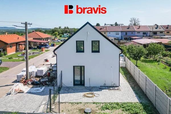Prodej novostavby domobytu, ul. Výsluní, Drnholec, samostatný vchod, zahrada - BRAVIS REALITY, s.r.o.
