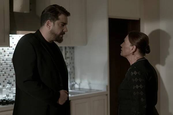 Camdaki Kız - Episode 3 - Z filmu - Enis Arıkan, Nur Sürer