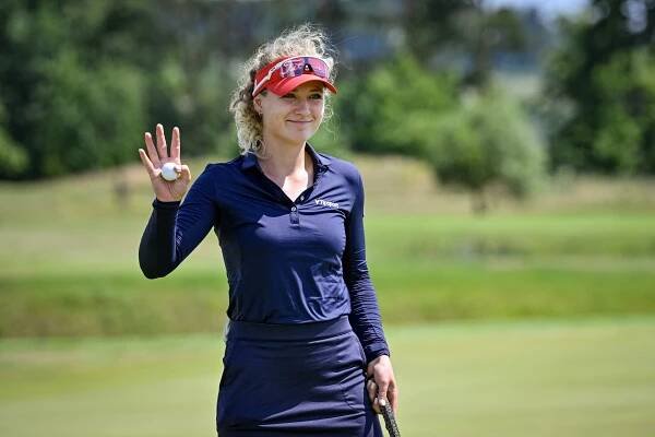 Česká golfistka Sára Kousková na golfovém turnaji... | iROZHLAS - spolehlivé zprávy