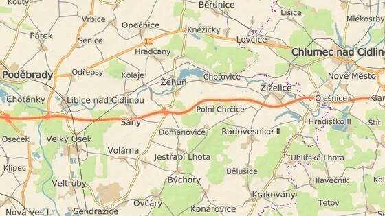D11 u Chlumce nad Cidlinou dopoledne stála, srazily se tam tři kamiony - iDNES.cz