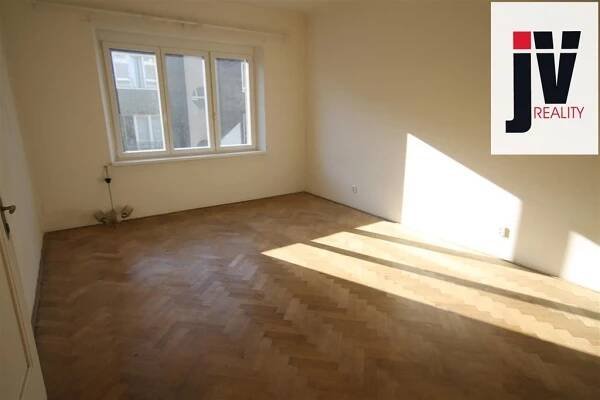 Pronájem prostorného bytu 3+1+B, 114 m2, Plzeň | JV reality