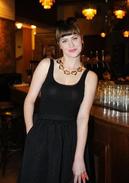 Sexy sestra Kristýny Bokové je pěkně bujná: Koukněte, jak laškovala se zadaným Richardem Genzerem