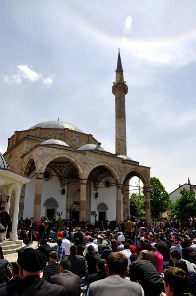 Soubor:Sultan Murat Fatih mosque, Prishtina Kosovo.JPG – Wikipedie