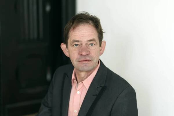 Agentur Danilow › Henning Peker