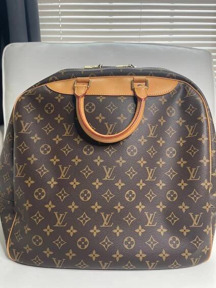 Louis Vuitton Evasion