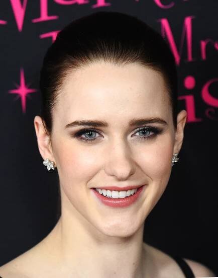 Rachel Brosnahan’s Sensual Smokey Eye