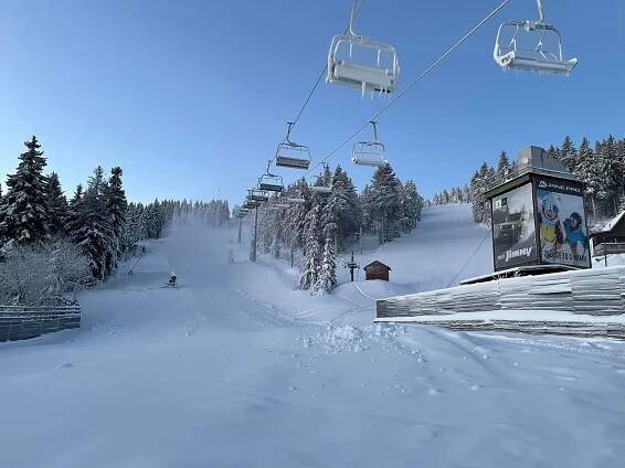 Skiareál Klínovec od pondělí 4.4. mění provozní dobu areálu! - SněhovýServis.cz