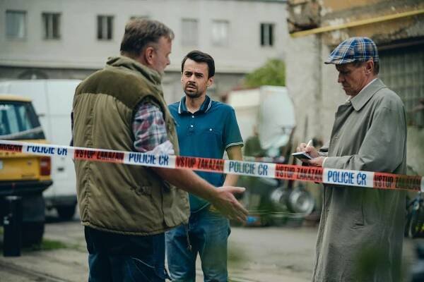 Nejdřív „Vékávéčka“ a teď Hrdina: Za 20 let se sympatický herec vůbec nezměnil. Pořád vypadá jako čerstvý absolvent