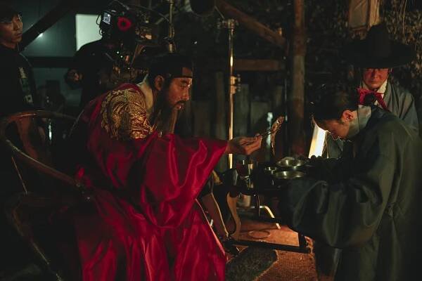Válka a povstání - Z natáčení - Seung-won Cha
