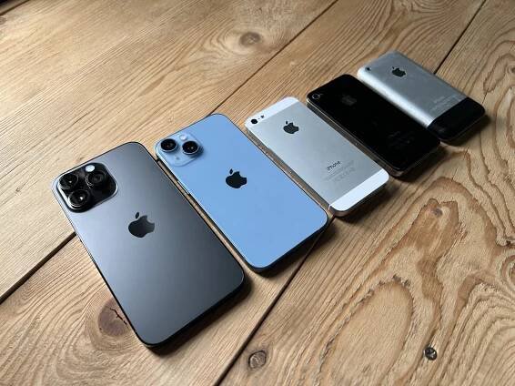 iPhone 2G 12