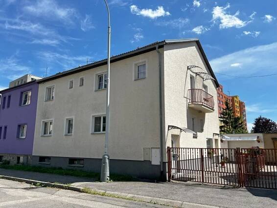 Pronájem bytu 1+kk a garsoniéry, 24 m2, České Budějovice, ulice Dlouhá, okres České Budějovice