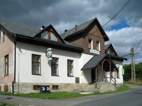 Soubor:Hostinec U kaštanu Krásná (1).jpg – Wikipedie