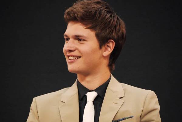 Ansel Elgort – Wikipedie