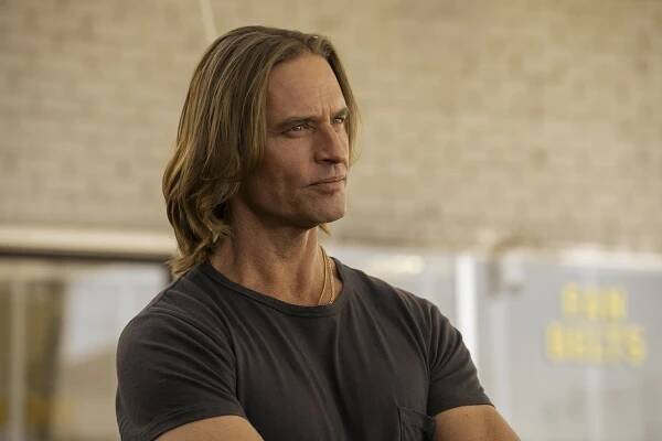 Duster - Podezřívavé mysli - Z filmu - Josh Holloway