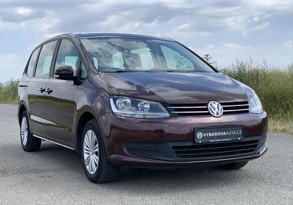 Volkswagen Sharan 2.0 TDI 110 kW/DSG/Tažné/5 míst/12.2016 - Výběrová auta