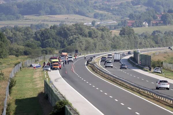 V Chorvatsku při nehodě autobusu s polskými poutníky zemřelo 12 lidí