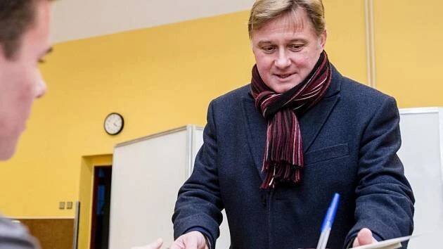 Nový senátor Jan Sobotka: Kotrmelce pana Hlavatého mi pomohly