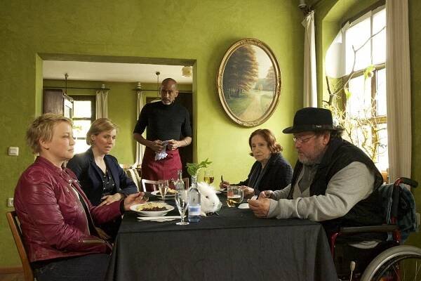 Weiber! Schwestern teilen. Alles. - Z filmu - Floriane Daniel, Winnie Böwe, Pierre Sanoussi-Bliss, Margit Bendokat, Walter Plathe