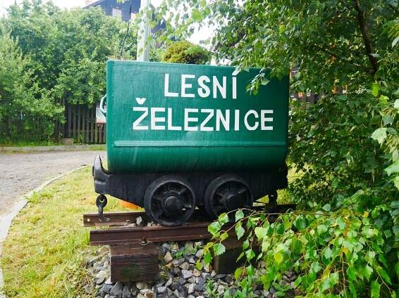 Jak si tatínci s dětmi užili lesní železničku v Rajnochovicích? Podívejte se