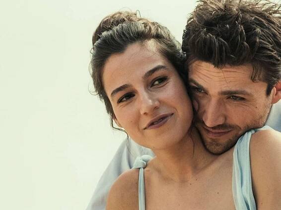 Mit Caro Daur: „She Said Maybe“ ab September auf Netflix
