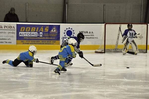 Další hokejová zkušenost našich lvíčat. Soupeř HK Kralupy nad Vltavou - HC Roudnice nad Labem