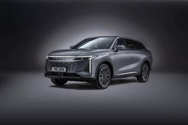 Meet the Omoda 9, a ‘super hybrid’, new from China, with oodles of kit and long, long range