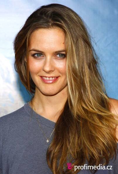 Alicia Silverstone - celebrity účes - HappyHair