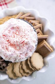 overview of peppermint cheesecake dip with dippers