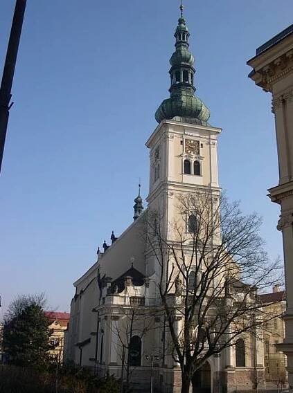 Kostelní lavice ve Vyškově při renovaci zateplí. Věřícím chybí funkční topení